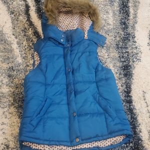 Winter vest with hood